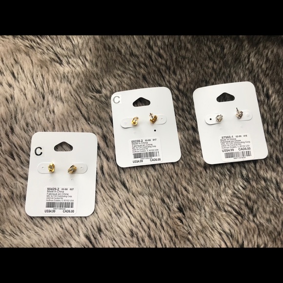 Claire’s Bundle of 3 Earrings - Picture 2 of 2